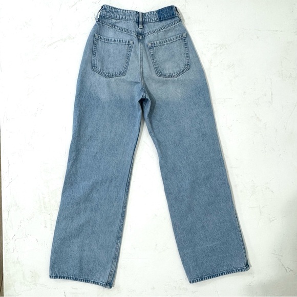 Hollister Ultra High-Rise Baggy Jeans - Picture 7 of 9